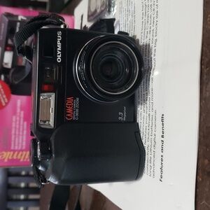 Olympus Camedia C-3030 / Vintage Digital Camera / 3.3MP / 3x optical zoom
